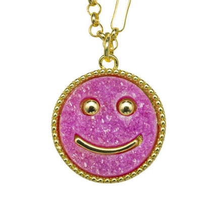 Kids Put On The Color Necklaces