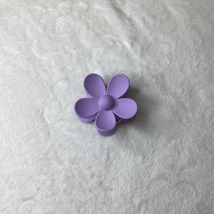 QUEEN DESIGNS Flower Clip