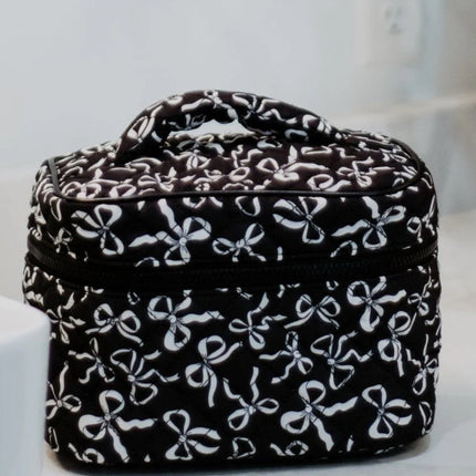Travel cosmetic bag