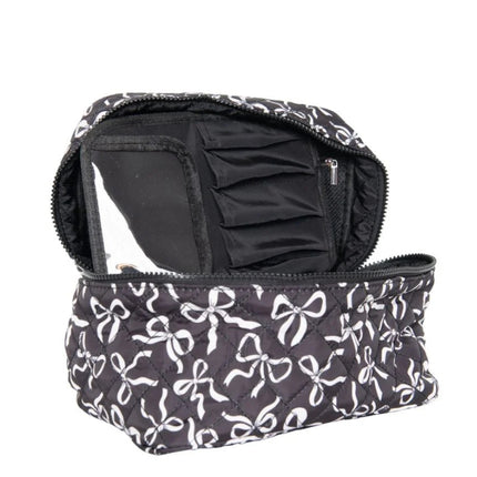 Travel cosmetic bag