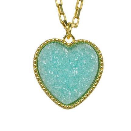 Kids Put On The Color Necklaces