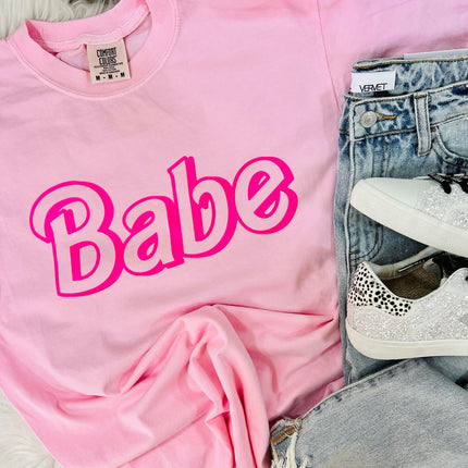 Dash Forward Babe Barbie Bubble Font Tee