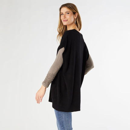 Coco + Carmen Giovana Sweater Vest with Front Pockets