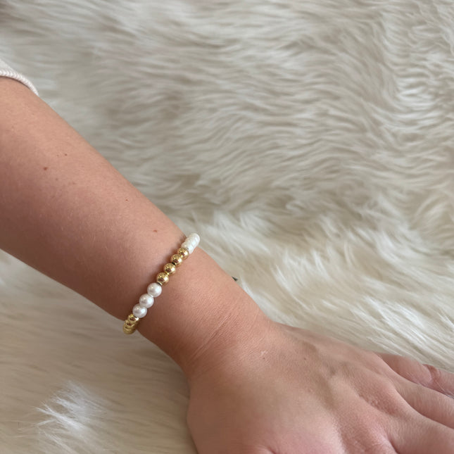 6MM Gold Ball W 6MM Shell Pearl Bracelet